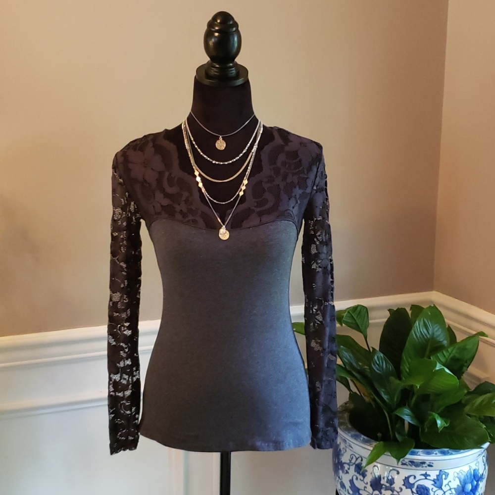 Sexy Ambiance black lace, heather gray medium top